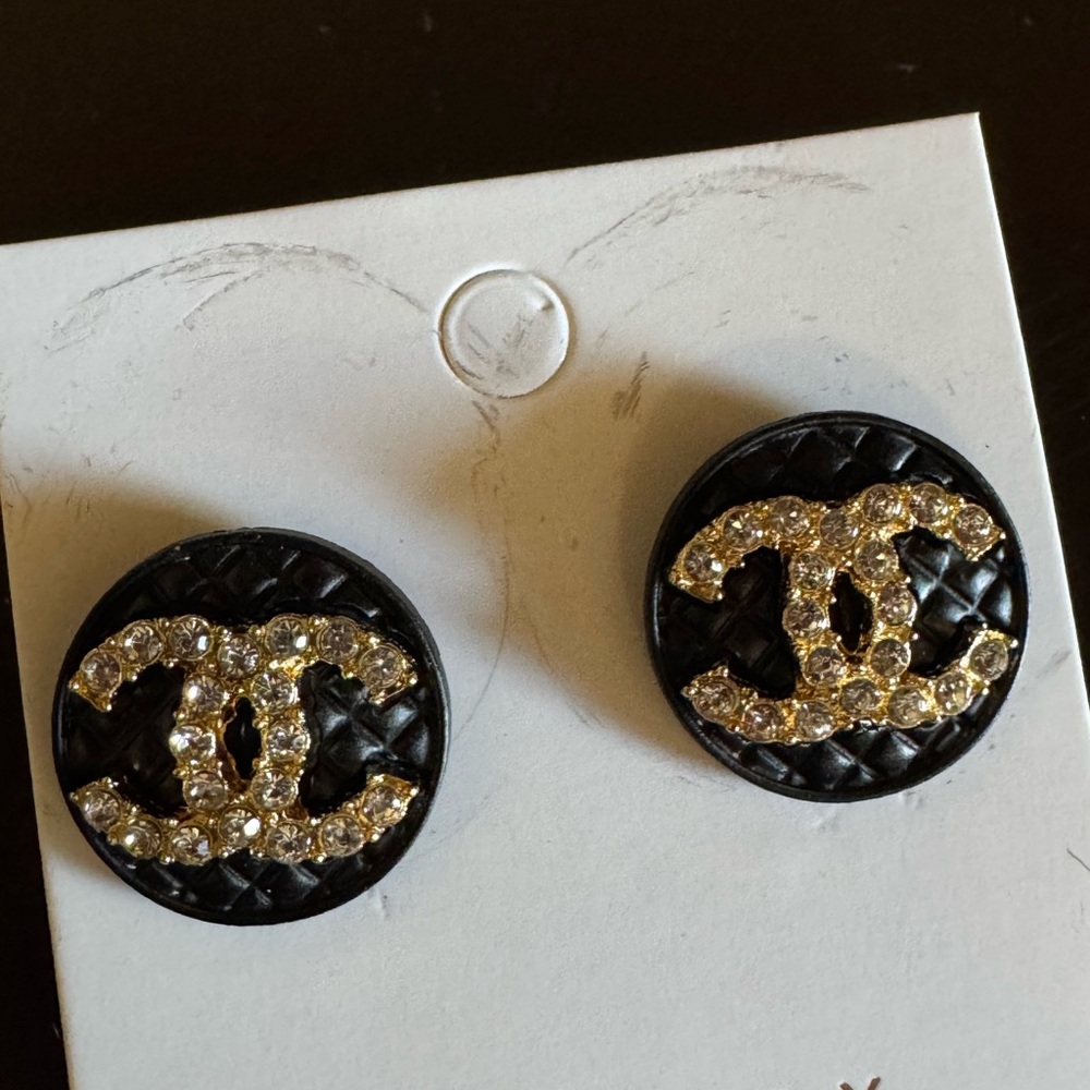 Fashion Black and Gold Earrings - Picture 3 of 4